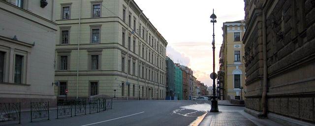 Пустые улицы: петербуржцы организованно самоизолировались из-за СOVID-19
