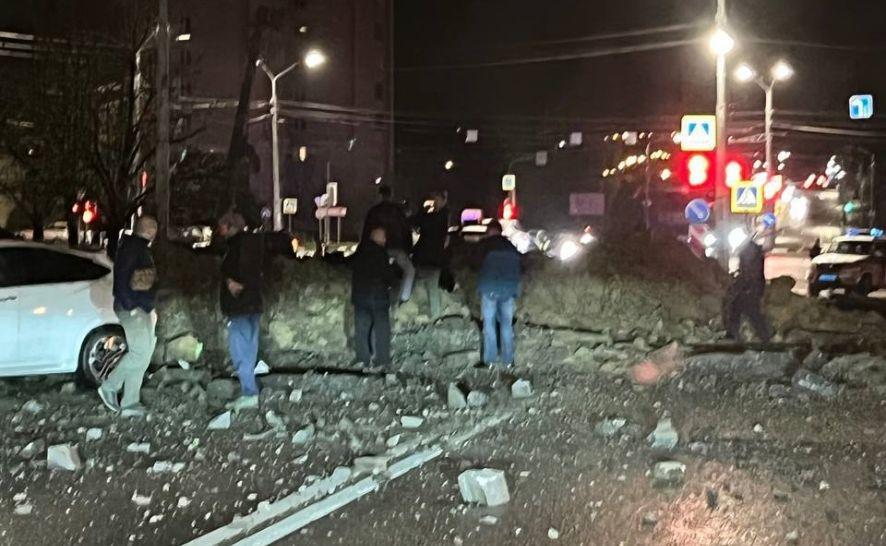 Губернатор Гладков: В результате взрыва в Белгороде пострадали три человека — Видео