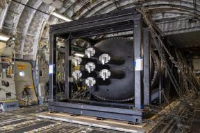 США впервые перевезли ядерный микрореактор по воздуху