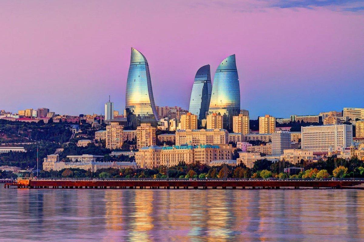 В Азербайджане все еще сохраняется карантинный режим из-за пандемии COVID-19