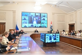 Губернатор Андрей Травников поручил подготовиться к крещенским морозам