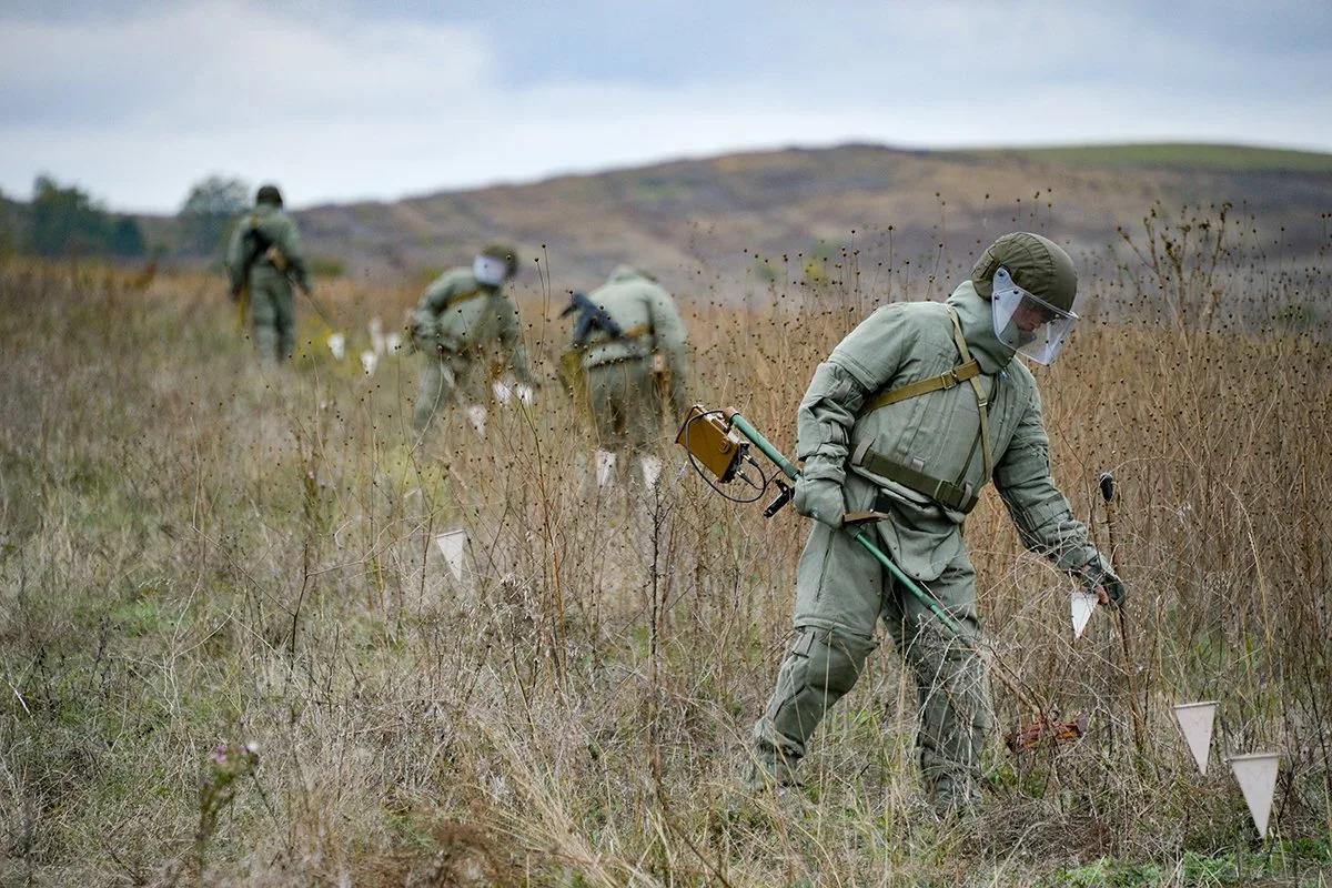 Саперы МЧС в Курской области обнаружили и уничтожили 51 суббоеприпас