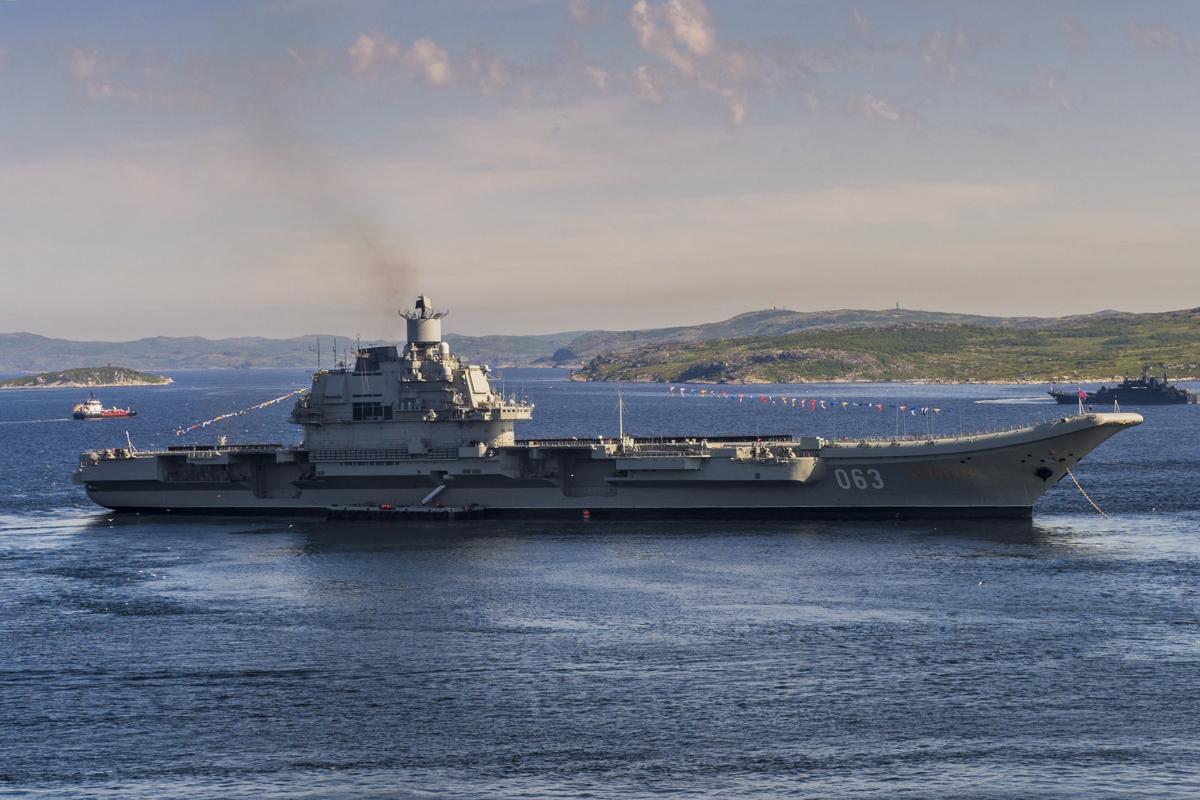 Минобороны РФ приостановило ремонт и модернизацию авианосца «Адмирал Кузнецов»