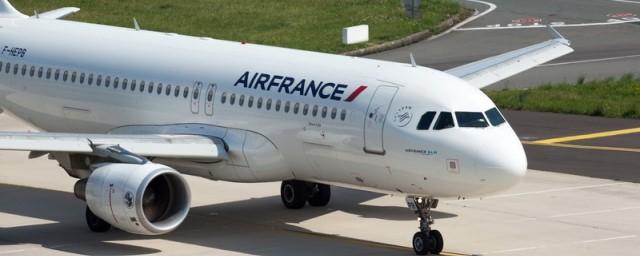 Двух пилотов Air France отстранили от работы из-за драки в кабине пассажирского лайнера