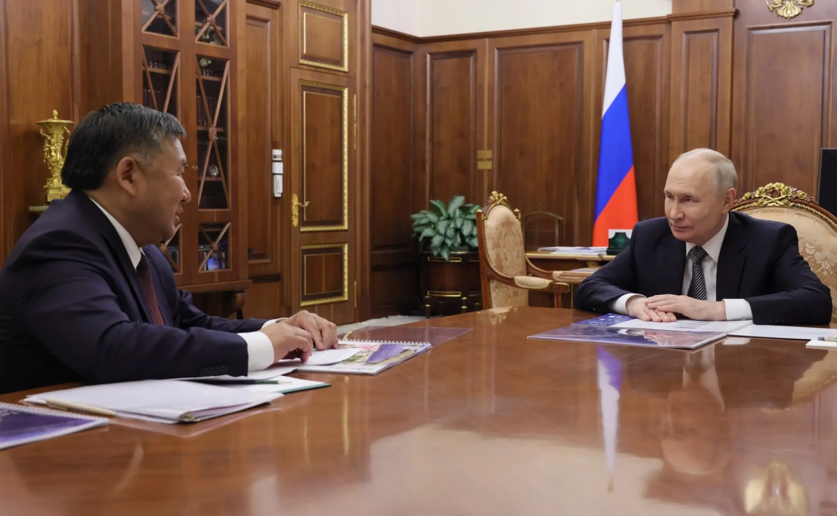 «Регион не сбавляет темпов»: Путин поддержал курс развития Тувы, представленный Владиславом Ховалыгом