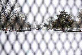 Вашингтон накрыла волна протестов, Белый дом взяли в кольцо