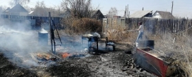 Абаканские дачники из-за поджога мусора чуть не спалили дом и были оштрафованы на 10 тысяч рублей
