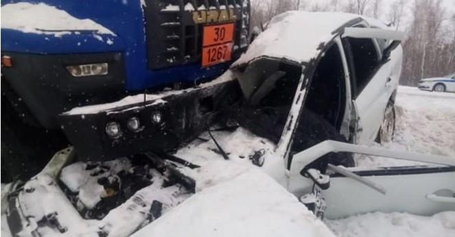 Под Самарой в массовой аварии погиб водитель отечественной легковушки