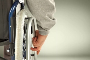 Новосибирские ученые представили тренажер-перчатку для восстановления   после инсульта