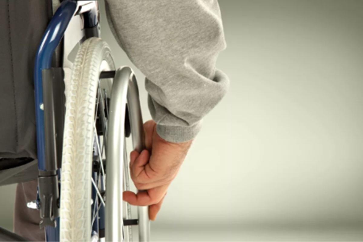 Новосибирские ученые представили тренажер-перчатку для восстановления после инсульта