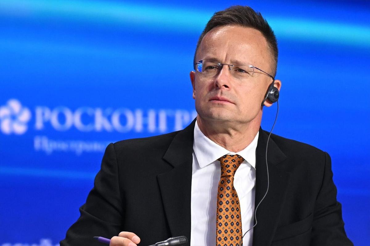 Сийярто заявил, что Киев, Берлин и Брюссель стремятся сменить правительство Орбана