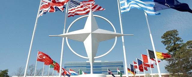 Хитрая война: НАТО 72 года приближается к России «ради мира»
