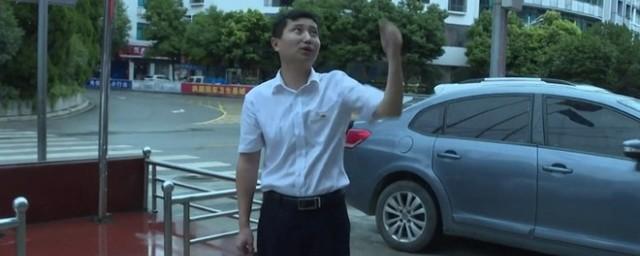 Мужчина в Китае чудом поймал маленького мальчика, выпавшего из окна