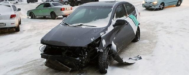 В Новосибирске было разбито каршеринговое авто «Делимобиль»