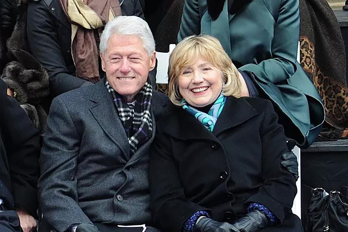 Конгресс вызвал Клинтонов, экс-глав ФБР и Минюста на допросы по делу Эпштейна