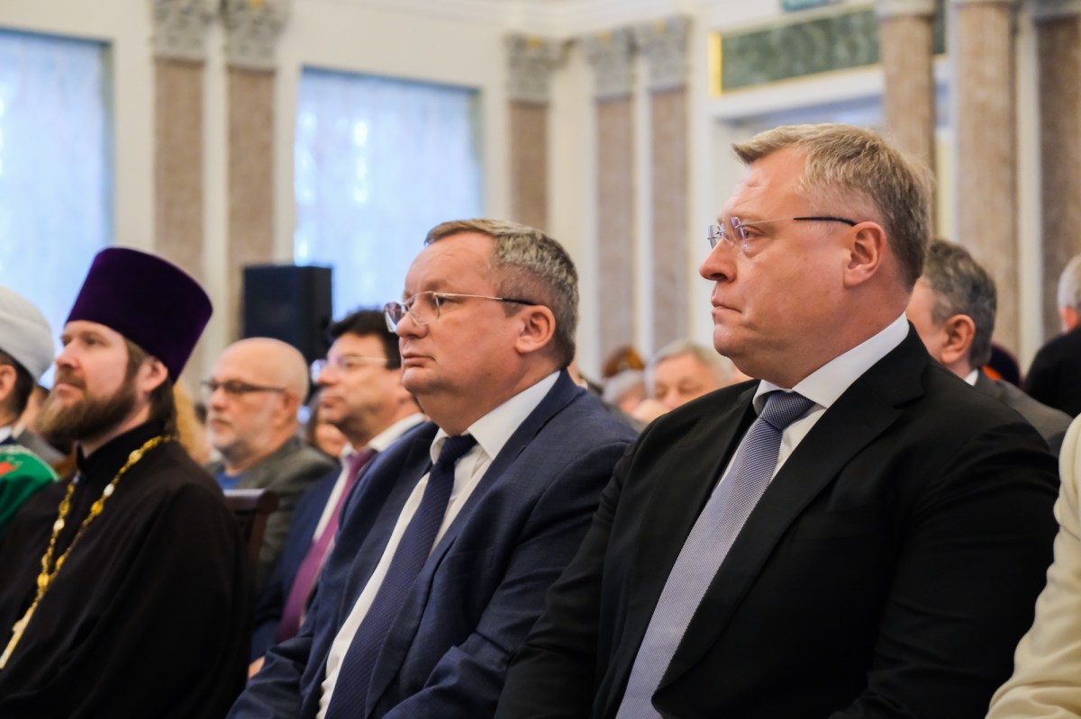 Председатель Думы Астраханской области Игорь Мартынов принял участие в церемонии награждения астраханцев, совершивших подвиг в зоне СВО