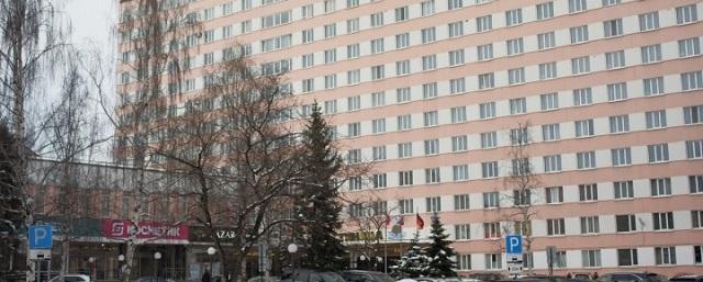 Мужчина в Архангельске выпал с девятого этажа гостиницы «Двина» и погиб