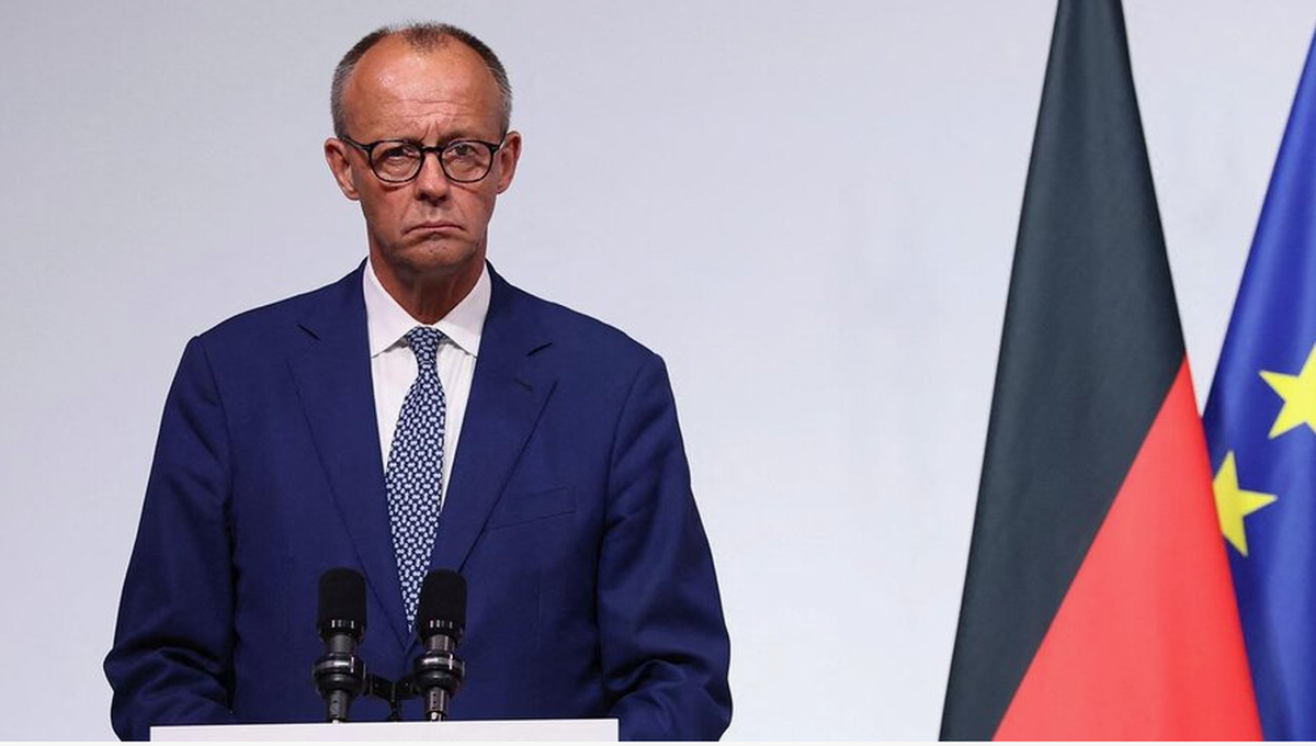 СВР: Мерц стремится к возмездию России за поражение нацистской Германии во Второй мировой войне