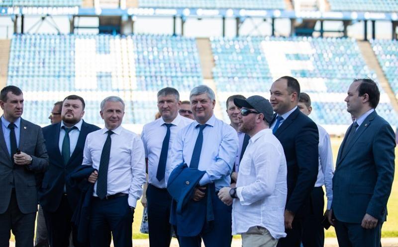 Губернатор Воронежской области Гусев посетил стадион «Факела»