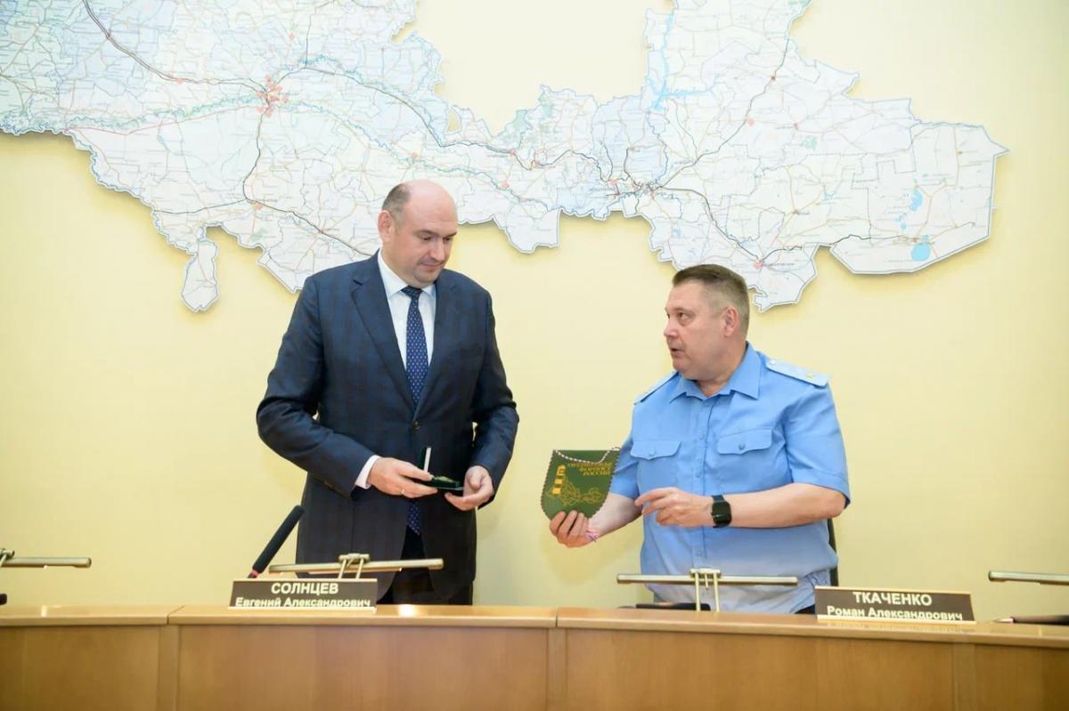 Врио губернатора Оренбургской области Евгений Солнцев встретился с молодыми лейтенантами