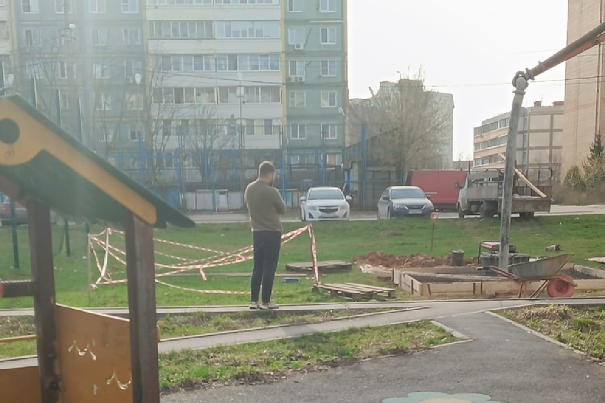 Калужан возмутило возведение вышки сотовой связи рядом с детской площадкой