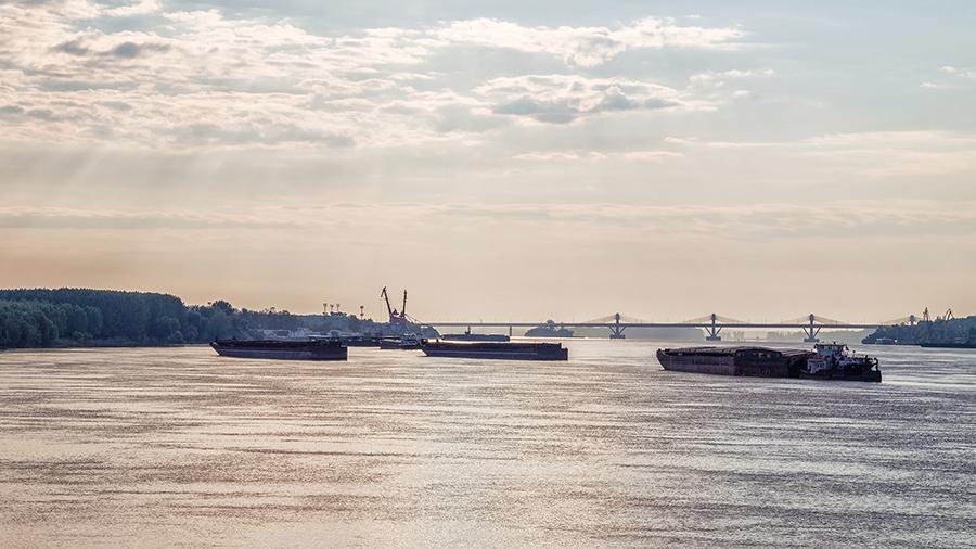 Украинское судно заблокировало судоходство на реке Дунай