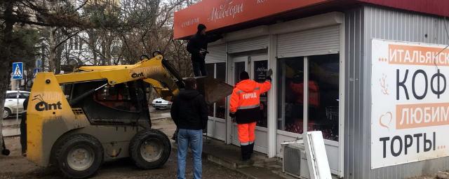 В Симферополе начали ликвидировать незаконные торговые павильоны