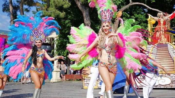 В Геленджике Роспотребнадзор отменил карнавал в честь начала курортного сезона