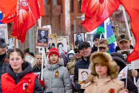 «Мы помним! Мы гордимся!»: Председатель Собрания депутатов НАО Александр Чурсанов принял участие в памятной акции «Бессмертный полк»