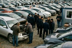 30-летние иномарки бьют рекорды продаж: какую классику россияне скупают быстрее всего