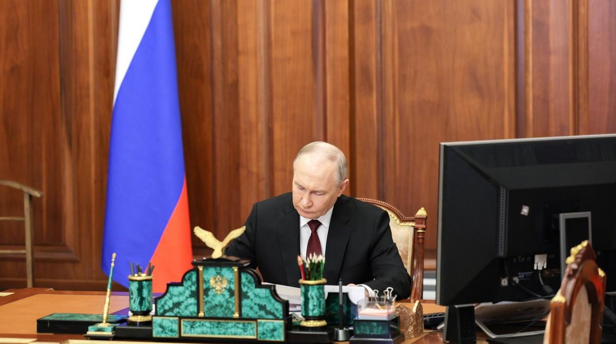 Путин подписал новые майские указы. Какие задачи до 2036 года стоят перед новым правительством