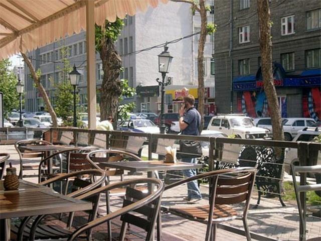 В Новосибирске с 15 июня откроют летние кафе