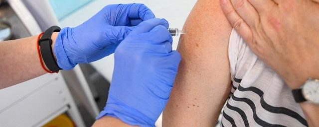 В Москве ввели обязательную вакцинацию в сфере услуг