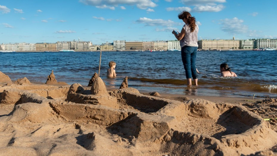 Тёплая погода для купания в Петербурге установится не раньше третьей декады июня