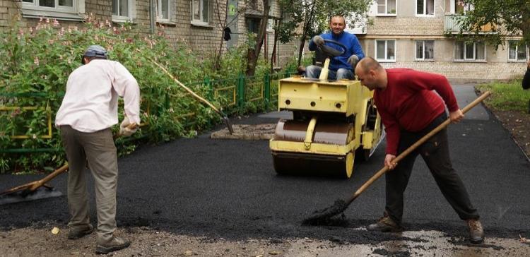 В Усть-Катаве отремонтируют дороги и установят антивандальные скамейки