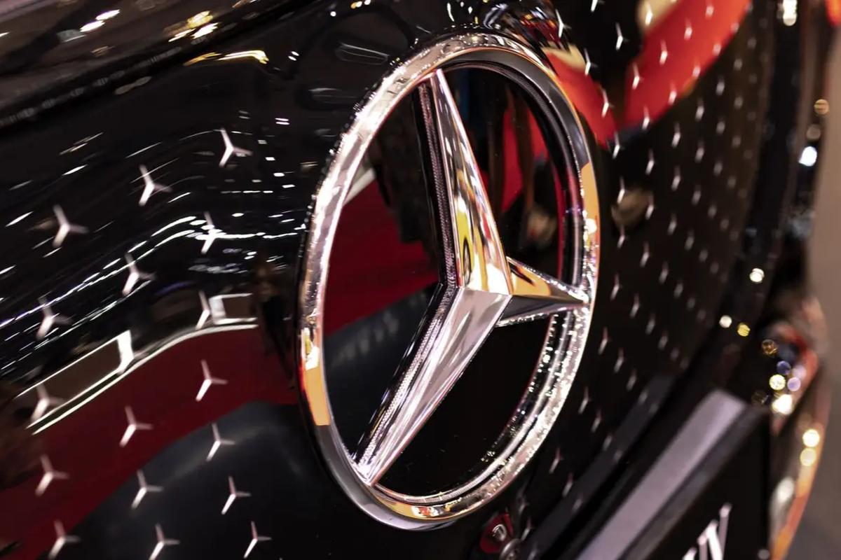 Импорт Mercedes в РФ в 2025 году вырос почти на половину