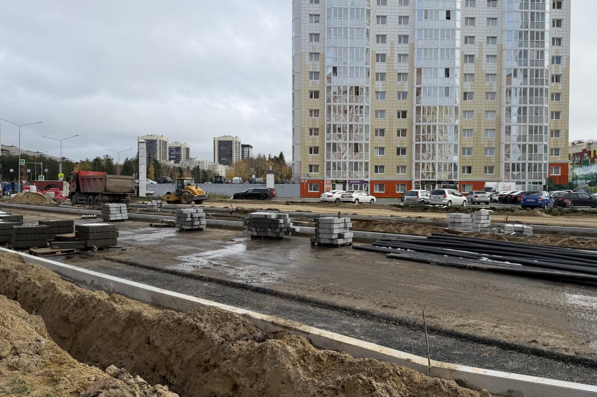 В Сургуте завершают строительство двух участков улицы Усольцева — работы планируют закончить до конца ноября
