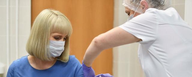1,5 тысячи петербургских педагогов прошли второй этап вакцинации от COVID-19