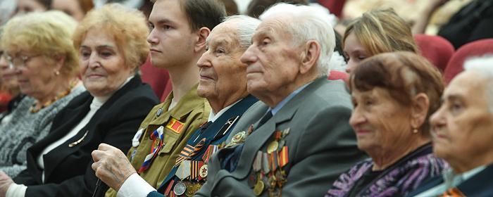 Молодёжь Верхневолжья прошла маршем по случаю исторического события – Дня воинской славы России