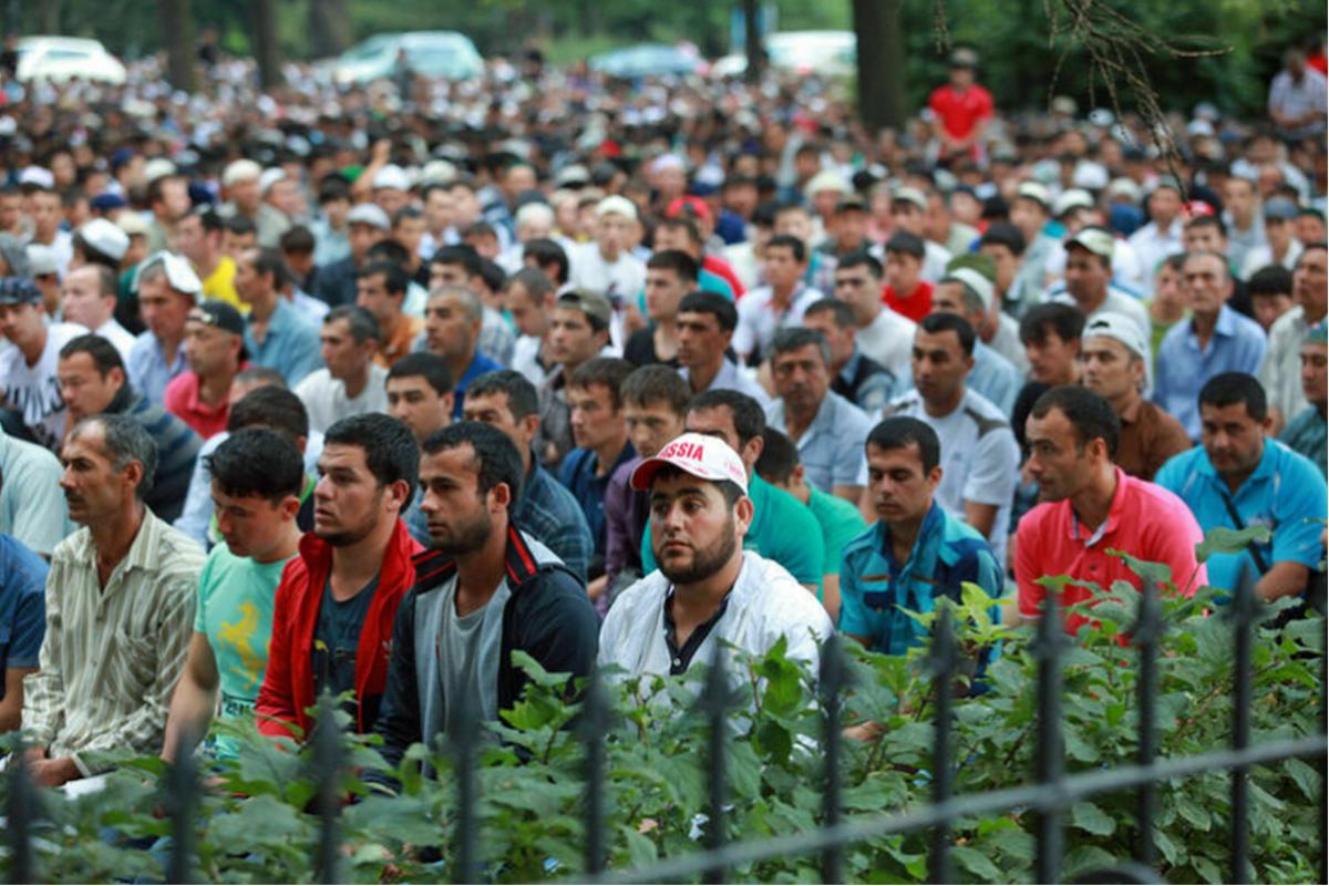 Новый удар по мигрантам. В России собираются ввести запрет на денежные переводы за рубеж?