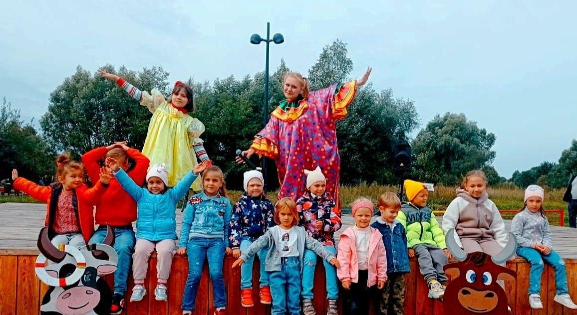 В городском парке Чехова провели развлекательную программу для детей и взрослых