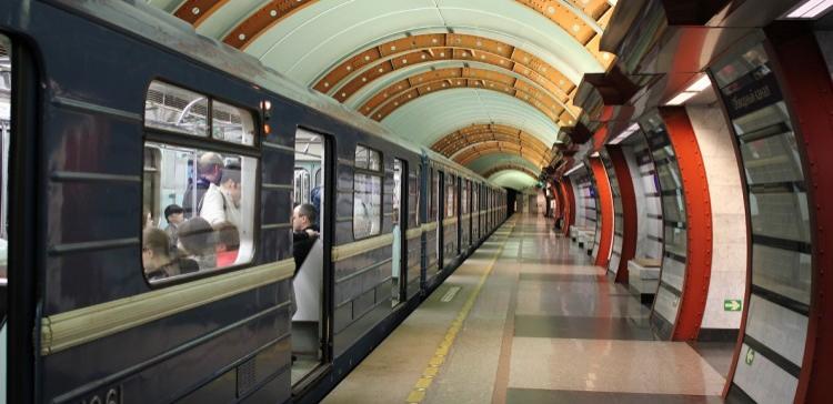 Петербургский метрополитен будет работать в новогоднюю ночь