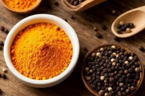Куркума с перцем — щит для сердца: ученые назвали неожиданную пользу специй
