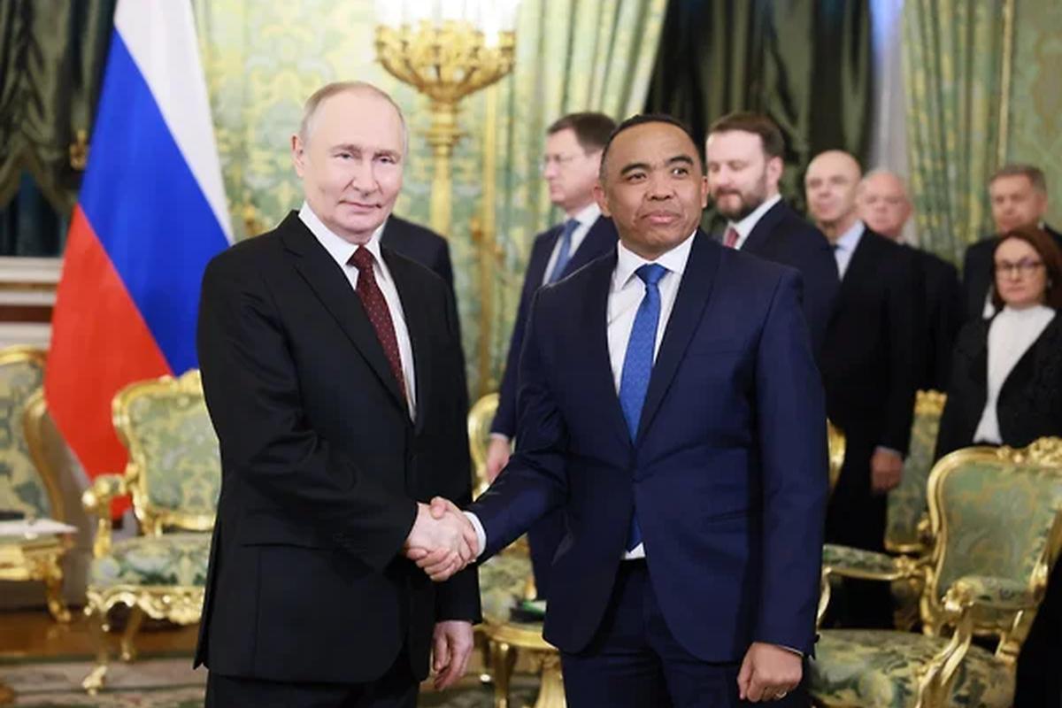 Глава Мадагаскара Микаэль Рандрианирина впервые побывал в Москве