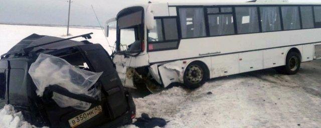 В Курганской области в аварии погибли отец и сын