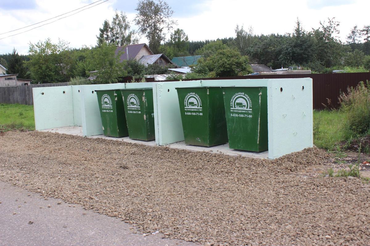 Администрация Кинешмы планомерно оснащает городские дворы новыми контейнерными площадками