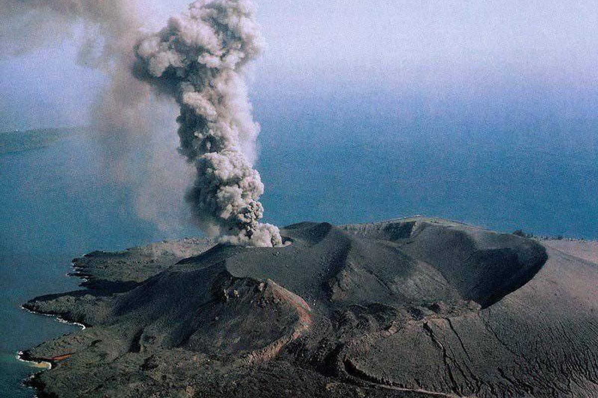 Планета содрогнулась: Звук оказался такой силы, что у моряков в радиусе 64 км лопнули перепонки