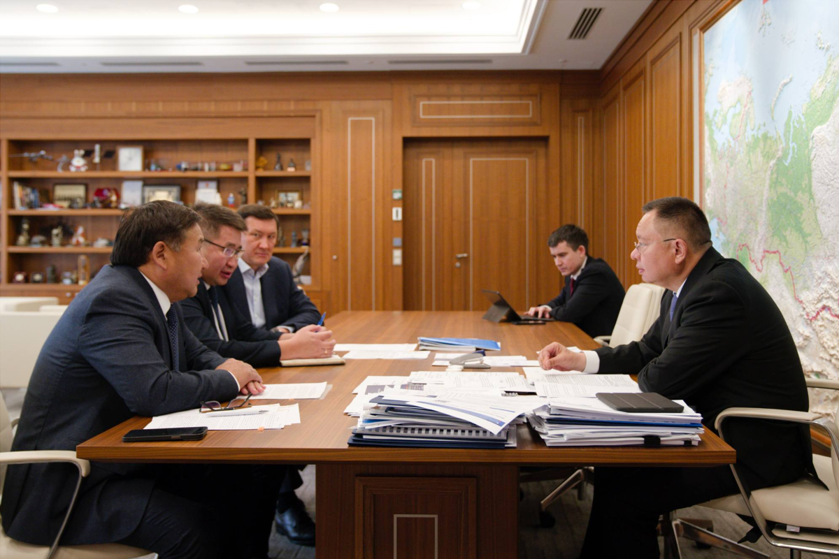 Ирек Файзуллин отметил высокие темпы ввода жилья в Туве: за 8 месяцев введено 387 тысяч «квадратов»