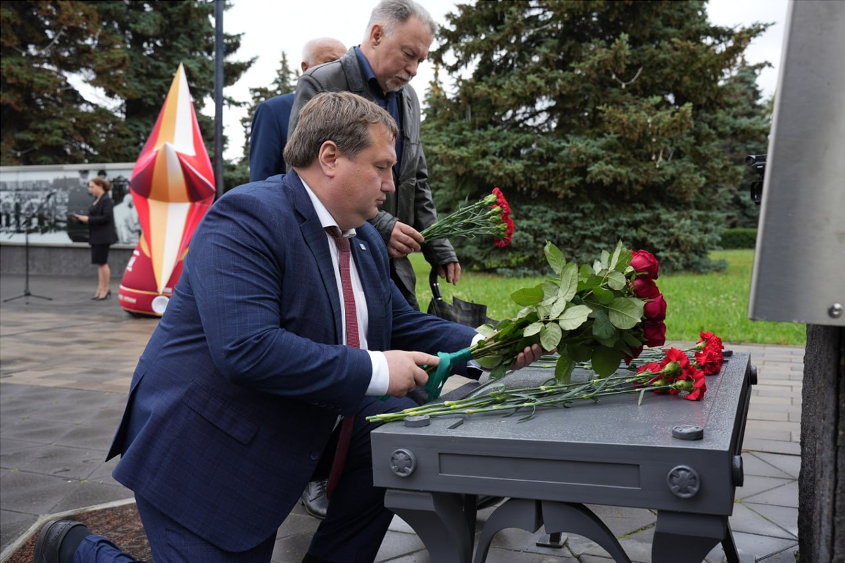 Глава Александр Болдакин поздравил жителей с юбилеем присвоения Ульяновску звания «Город трудовой доблести»