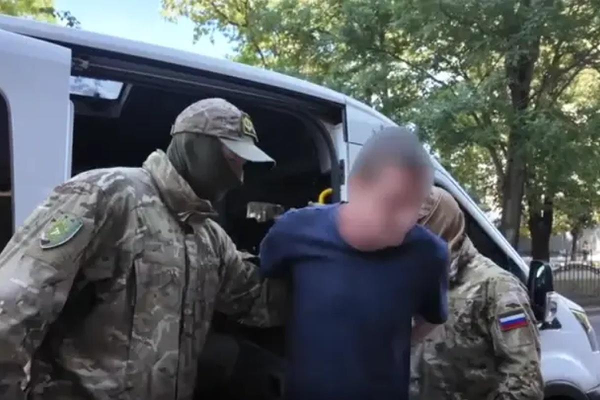 В Севастополе задержали мужчину за передачу информации украинским спецслужбам